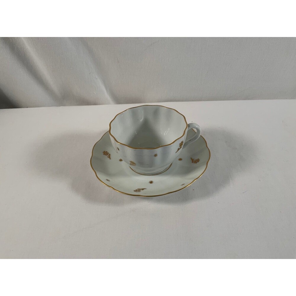 Arabia Finland Gold Flower w/Gold Trim Teacup Saucer #165
